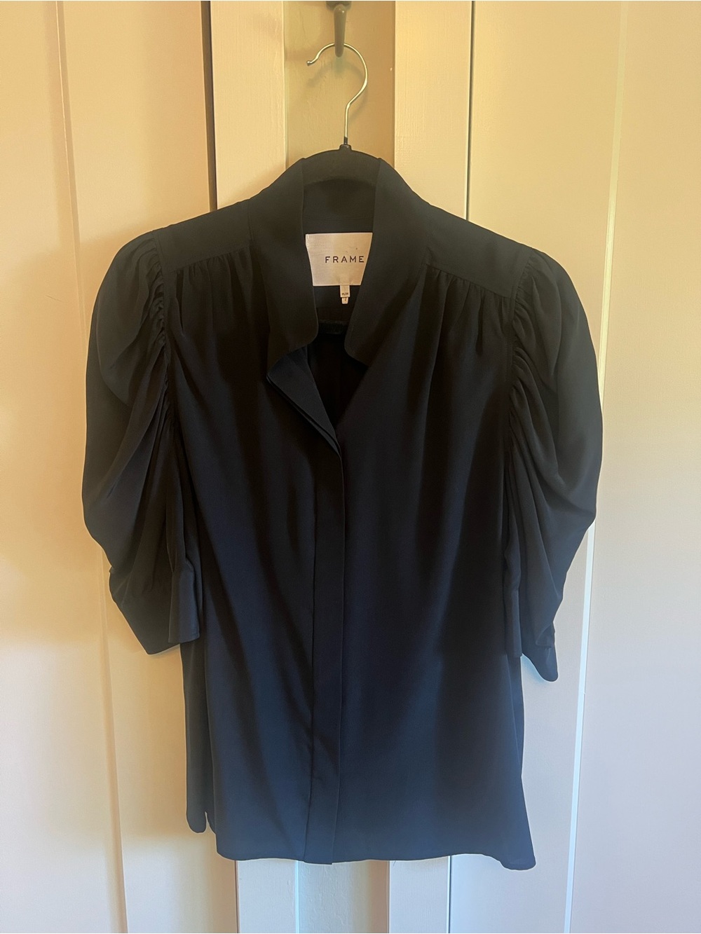 Frame | Gillian Puff-Sleeve Silk Top - Picture 5 of 8
